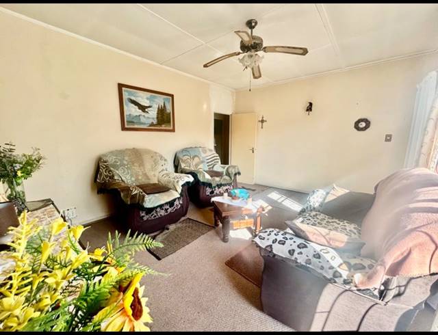 2 BEDROOM HOUSE FOR SALE IN VANDERBIJLPARK CW 2